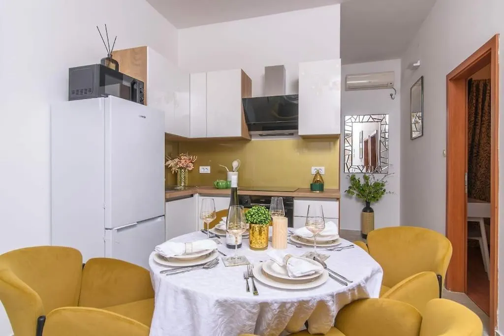 Apartman Klara Kastela