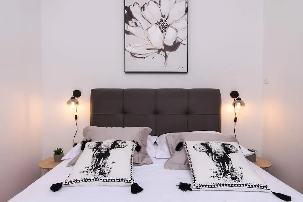 Apartman Klara Kastela Apartment