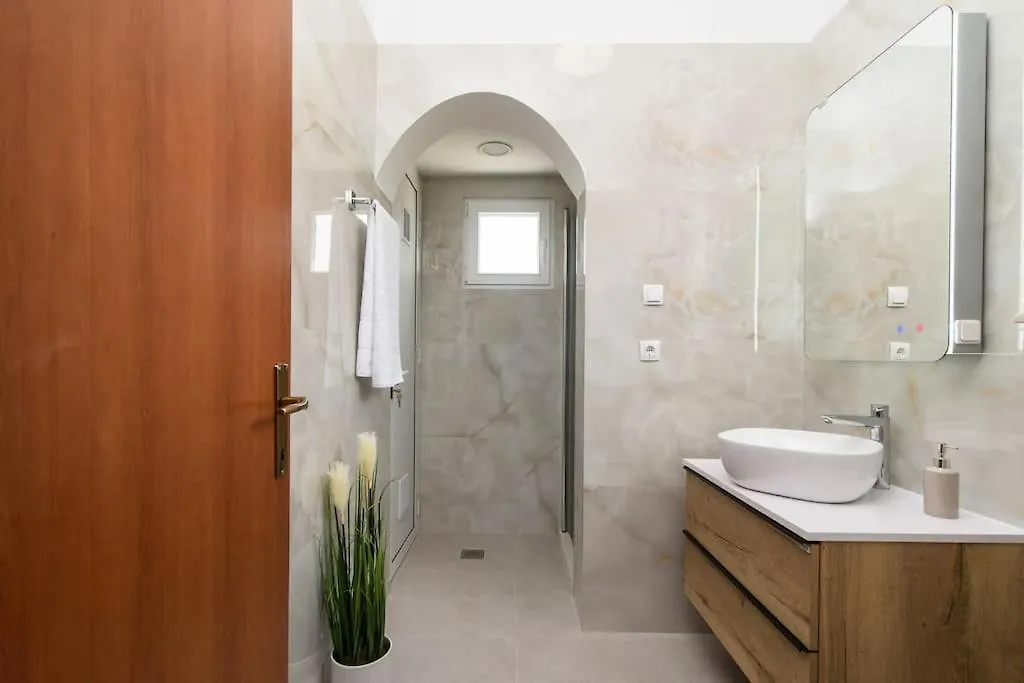 Apartman Klara Kastela